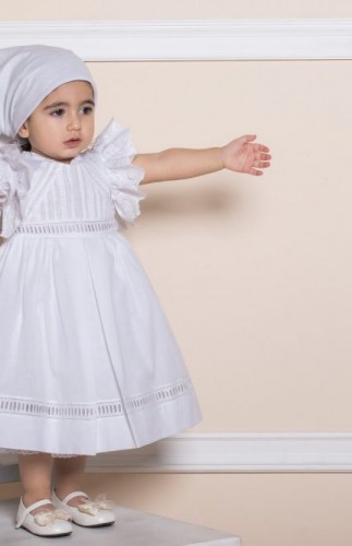 1715 White cotton dress with impressive sleeves