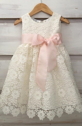 1919- Beautiful christening dress with daisies!